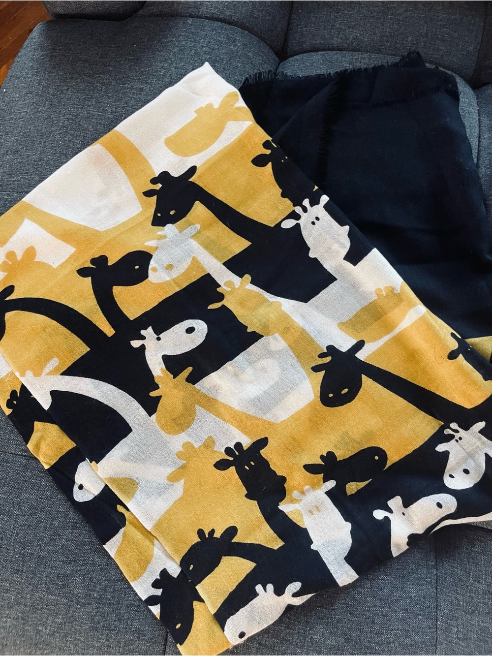Modern giraffe printed scarf/ pashmina